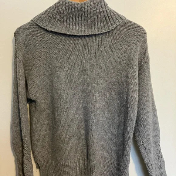 White House Black Market gray soft sweater - Picture 3 of 3